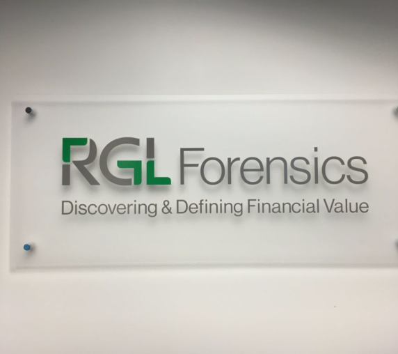 Biển Hiệu Mica Trong Suốt – Đẹp Và Tinh Tế