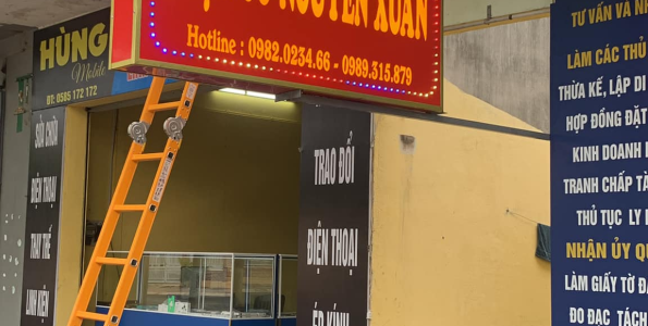 Biển hiệu văn phòng luật sưu Nguyễn Xuân